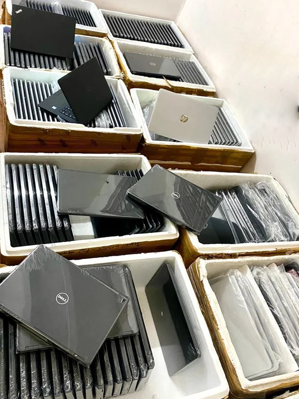Second Hand Dell Used Refurbished Laptop Dealers in Medavakkam, Chennai
